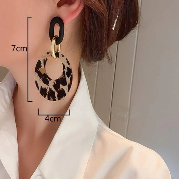 Leopard Print Chain Drop Earrings - Picture 3 of 5